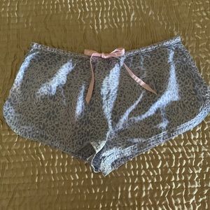 Victoria Secret M boxer shorts EUC light & great for summer!